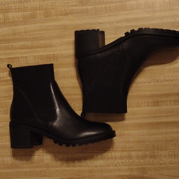 NWOB GAP leather and material boots - Picture 3 of 5